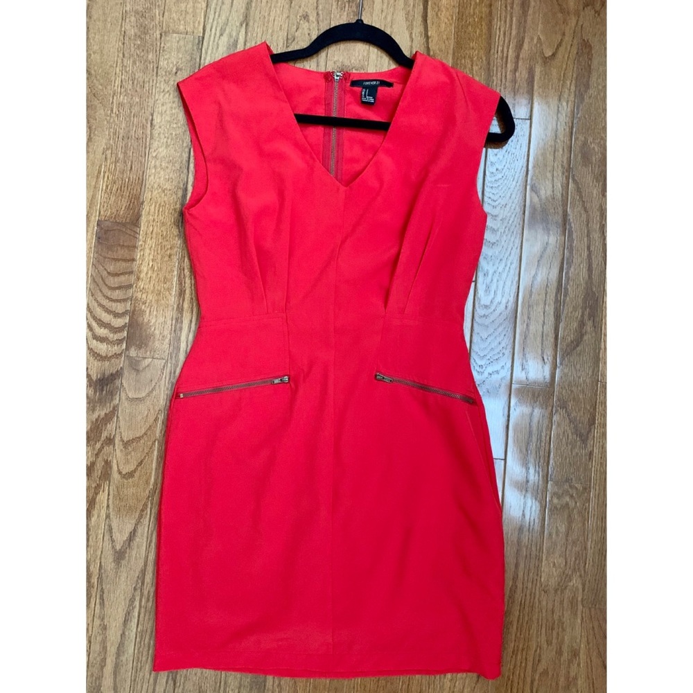 Red sleeveless party dress